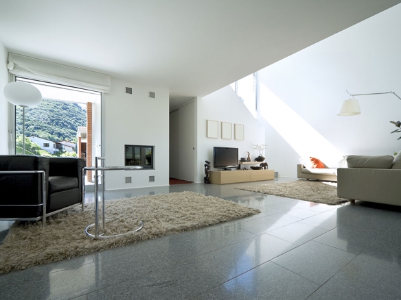 Modern apartment last floor