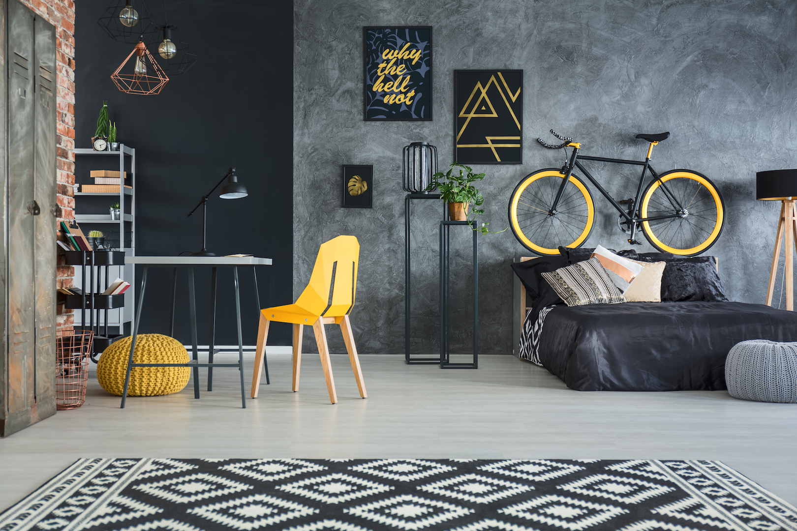 Flat with yellow decors Luxury apartment bay view